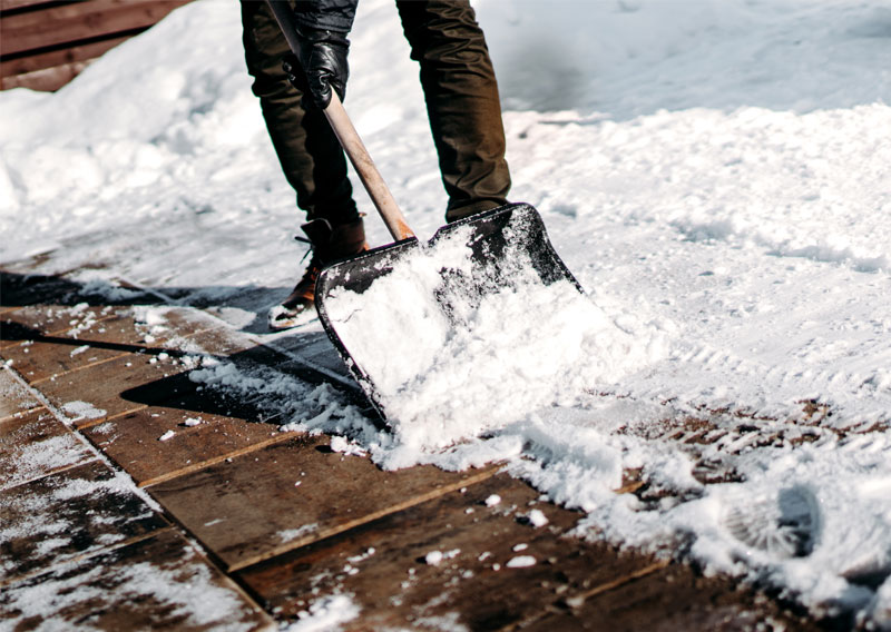 Sidewalk Clearing & De-icing Crews